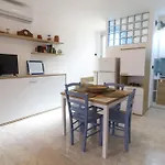 Casa Malika A Отранто