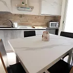 Casa Malika A Отранто